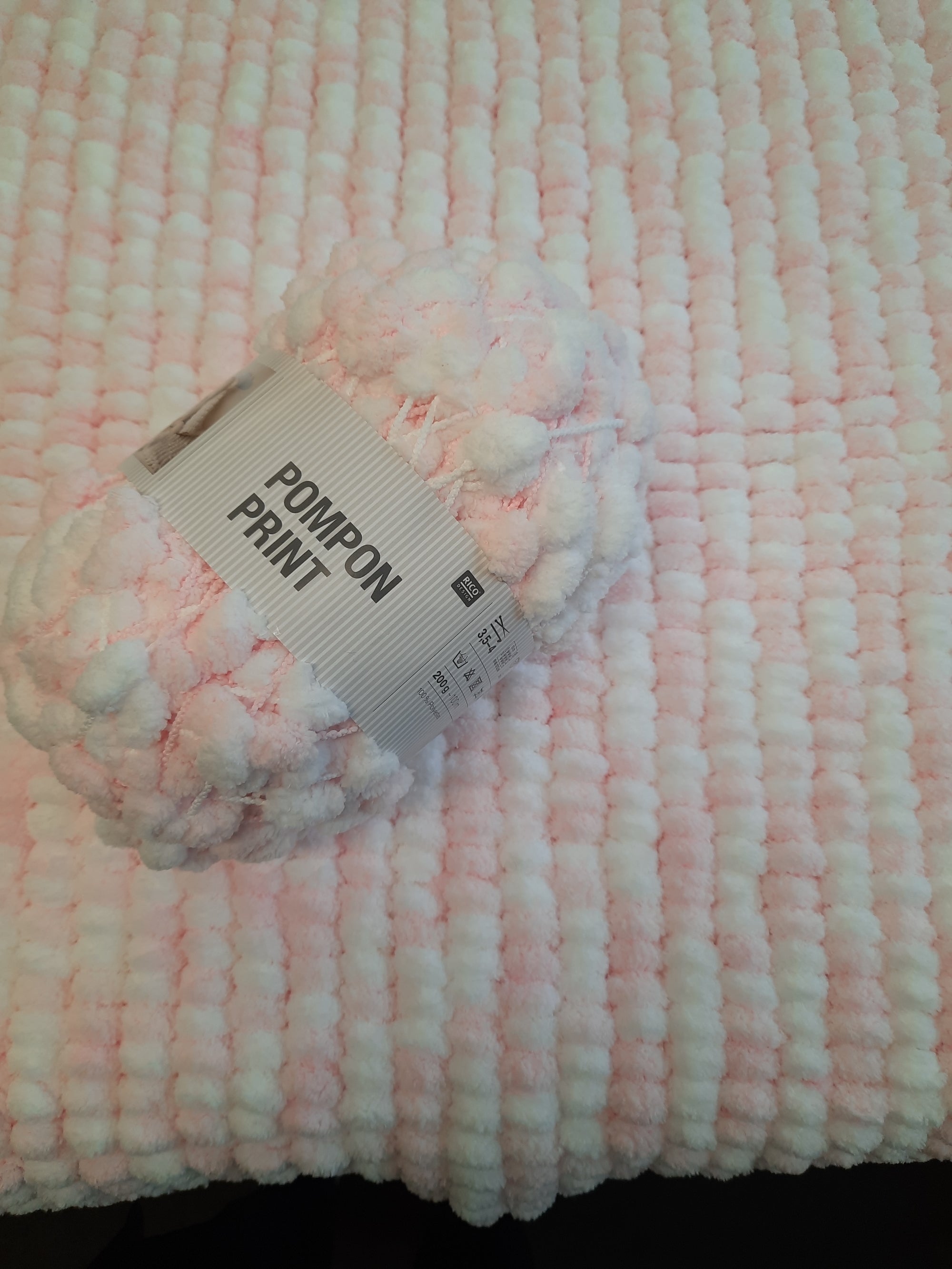 Baby Pom Pom Blankets